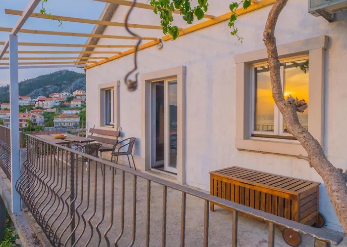 Kapa Hostel Χβαρ