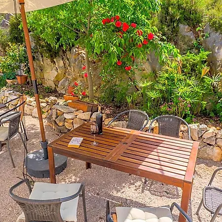 Kapa * Hvar Town